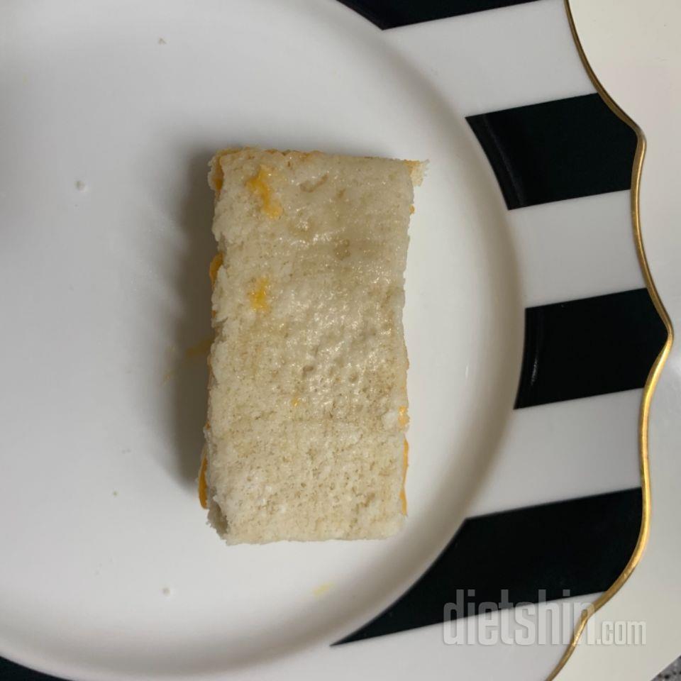 맛있어요 ㅠㅠ 쌀로 만든 떡 같아요