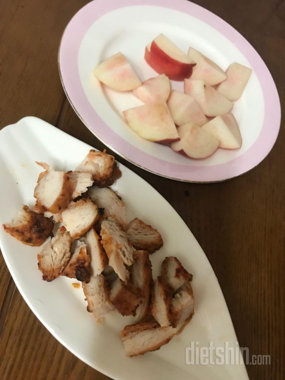 매콤해서맛있어요~~~^*^ 복숭아랑