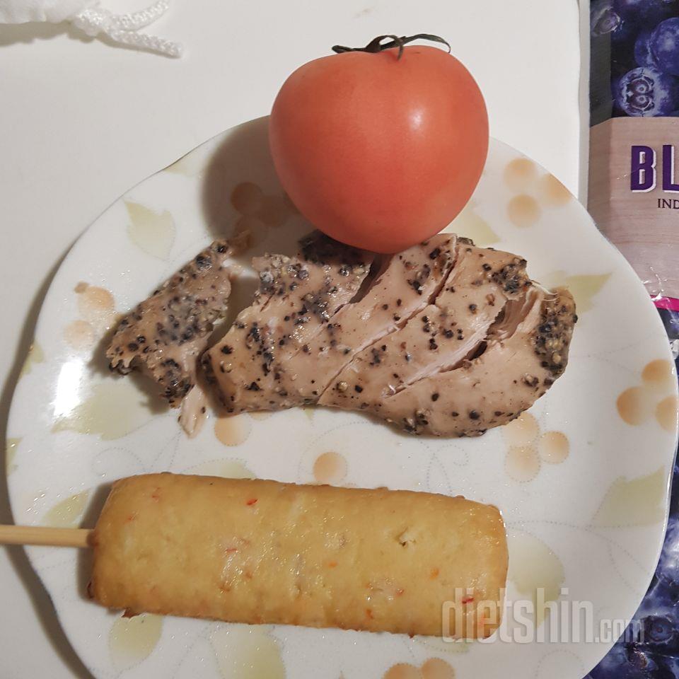 핫바도 맛있고 닭가슴살도 퍽퍽하지 않