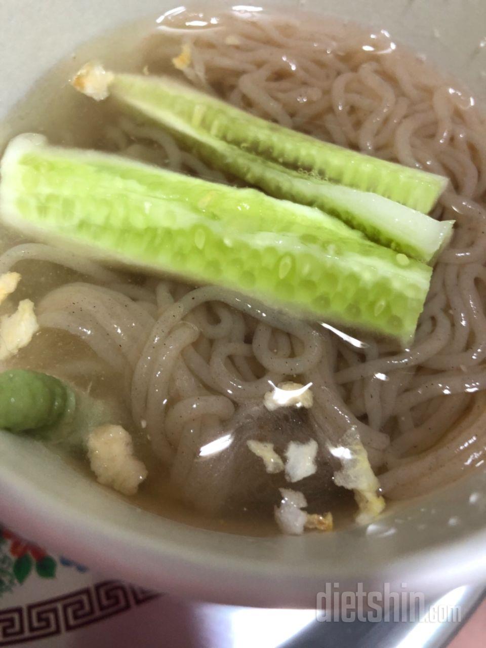 녹차는 면이 좀 다르군요 
확실히 나