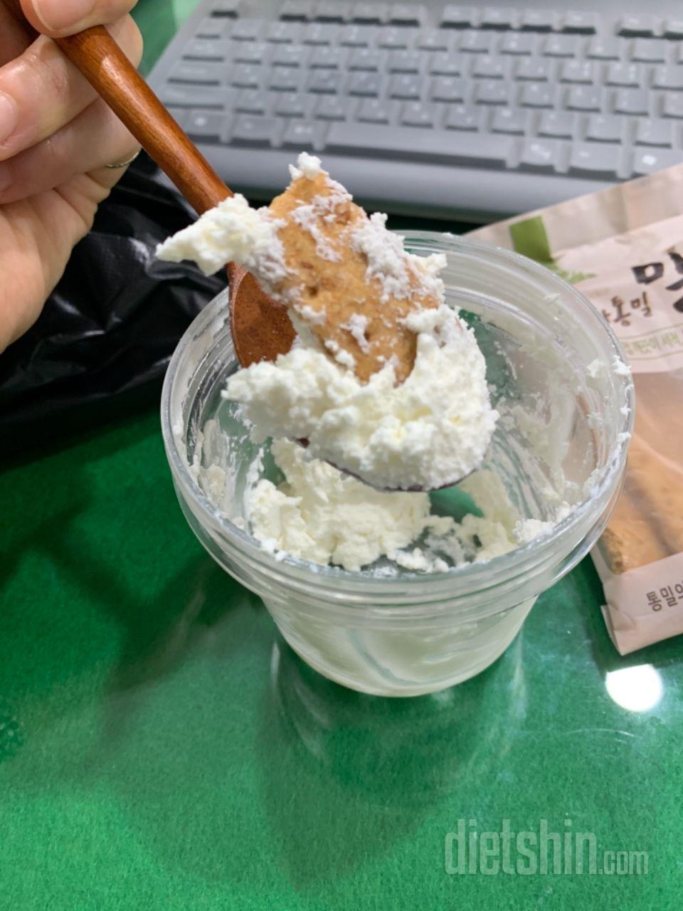 만족해요! 꾸덕꾸덕
재구매할거에여
앞