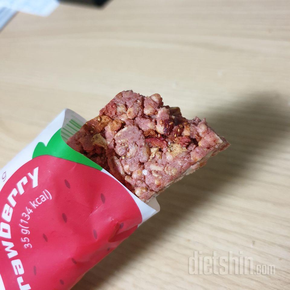 딸기는 정말 입맛에 안 맞네요..