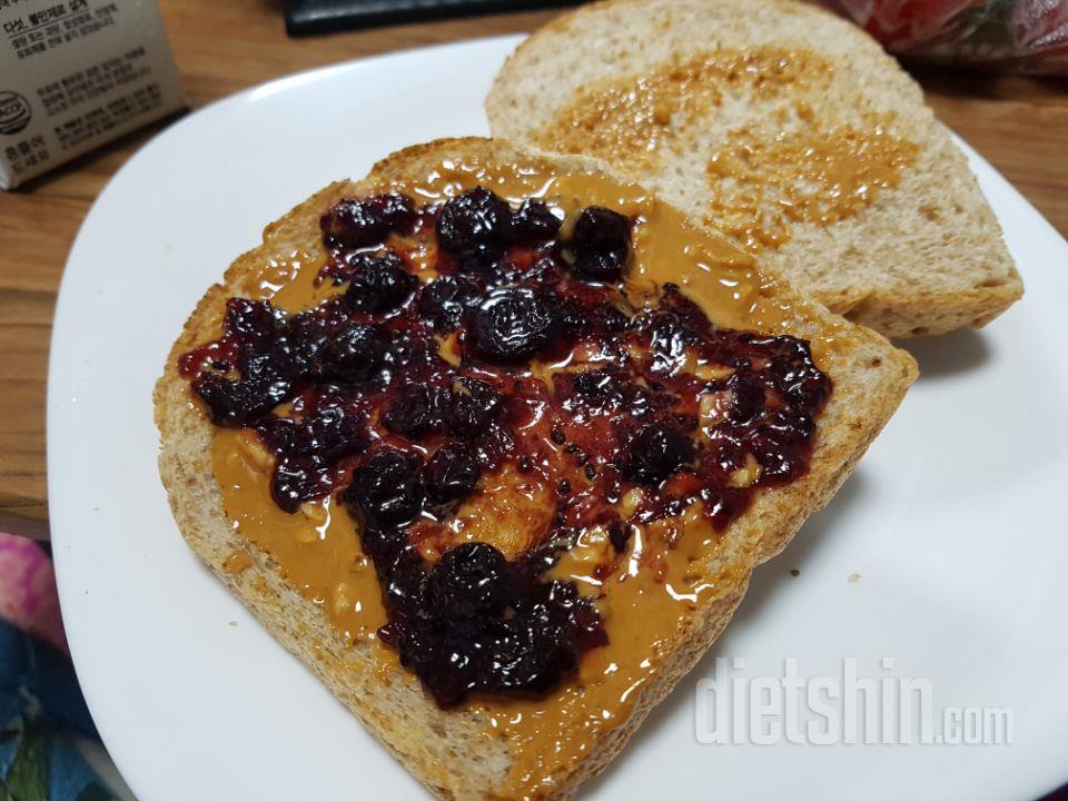 식빵 진짜 너무 맛있어요. 이거 먹다