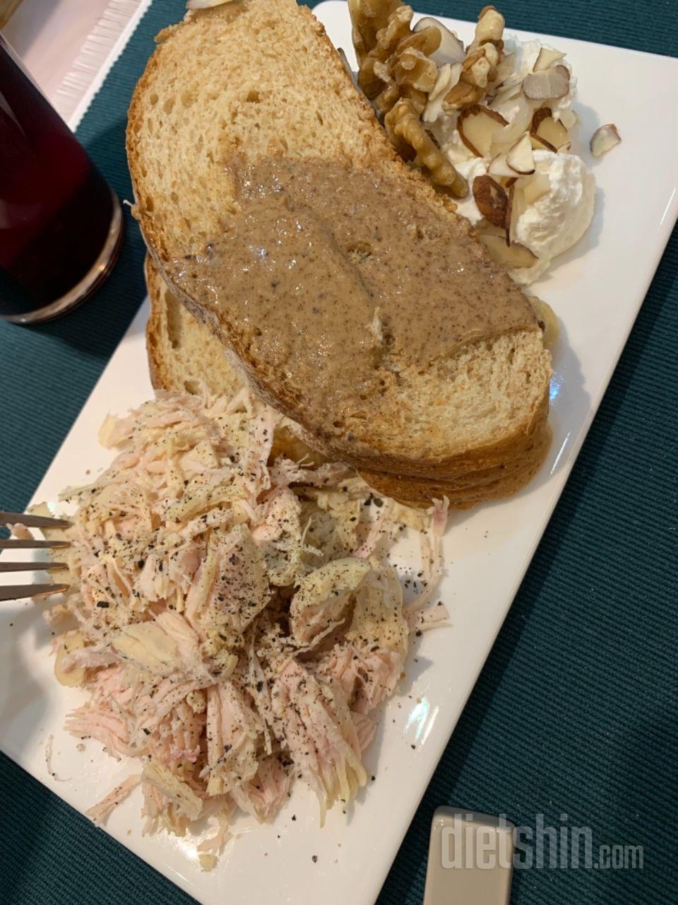 이렇게 편할수가
닭-편한 세상~