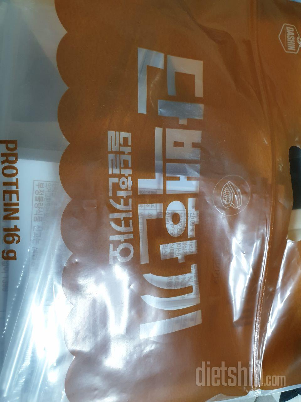 너무 맛있어요..
카카오맛 취향저격.