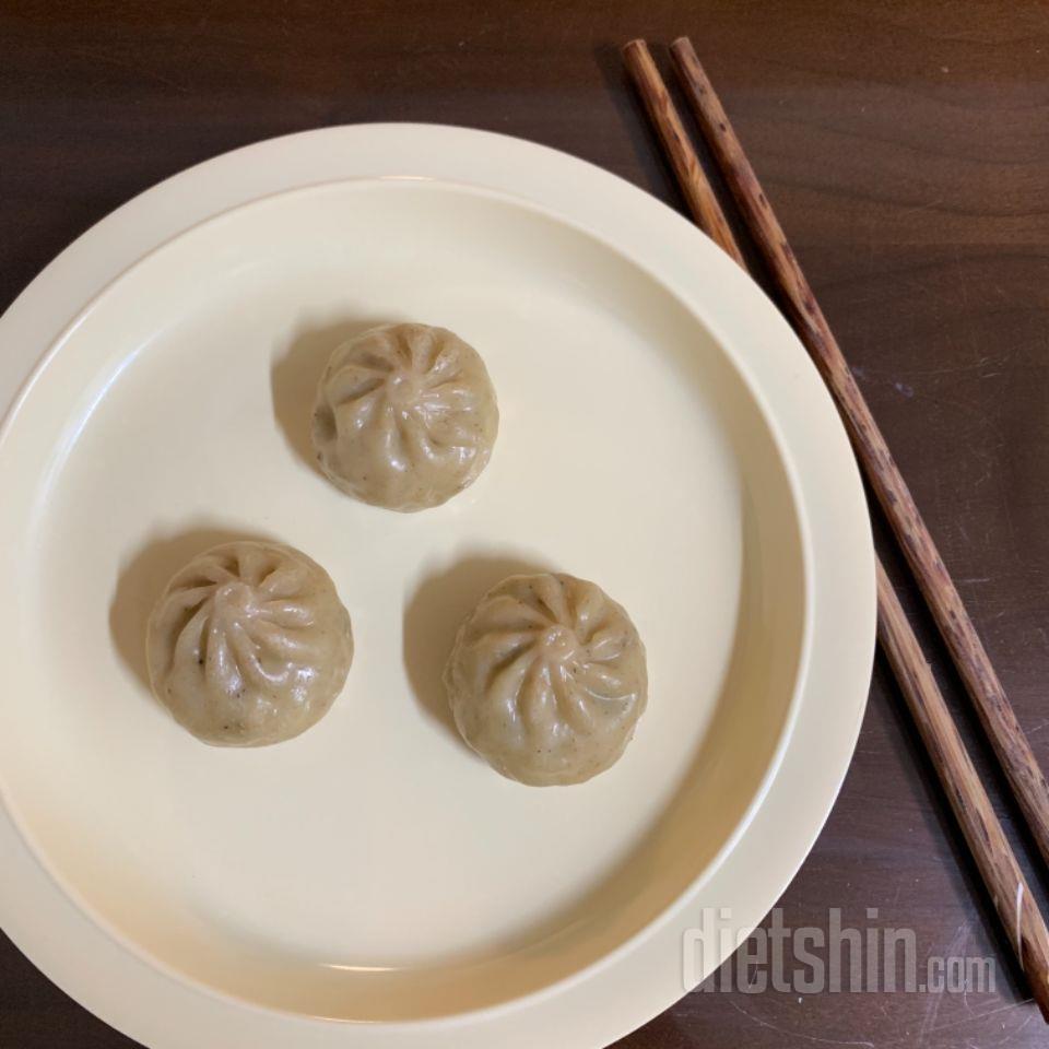 곤약만두랑 소세지 종류별로 구매했어요