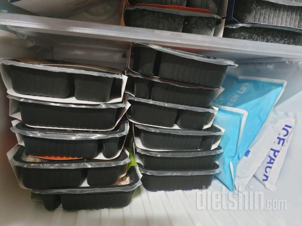 더 반찬 많고 맛있어요
미리 많이 사