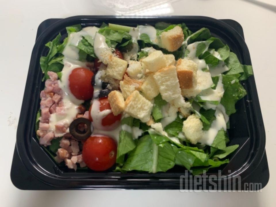 샐러드 도시락은 처음 사봤는데 너무