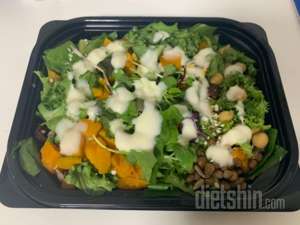 샐러드 도시락은 처음 사봤는데 너무