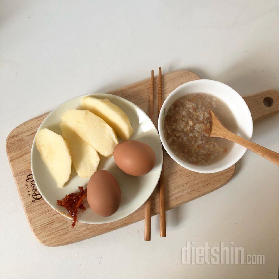 추워서 아침으로 냄비에 끓여먹었는데