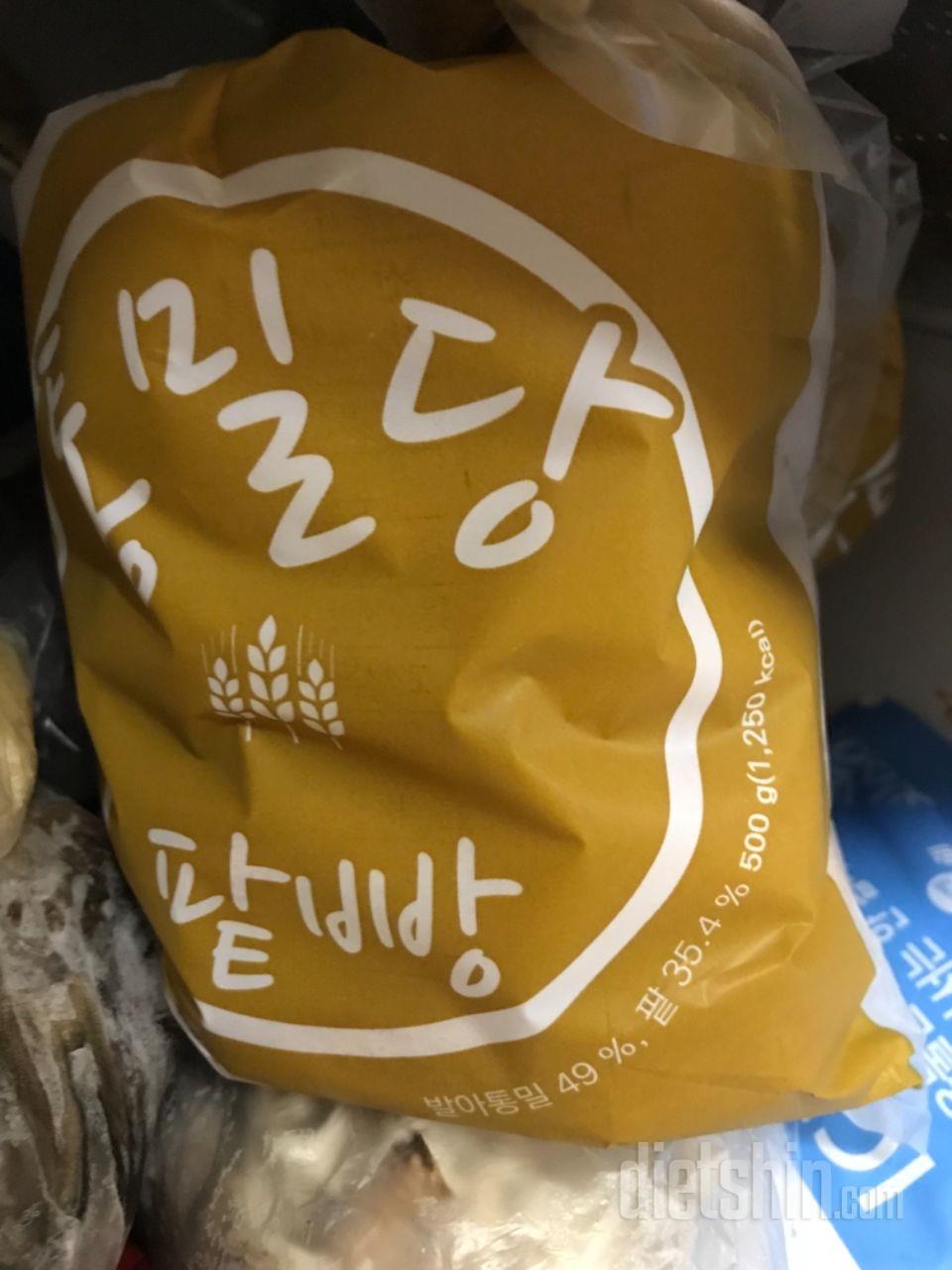 팥빵 진ㅁ자 맛있어요ㅠㅠㅠ