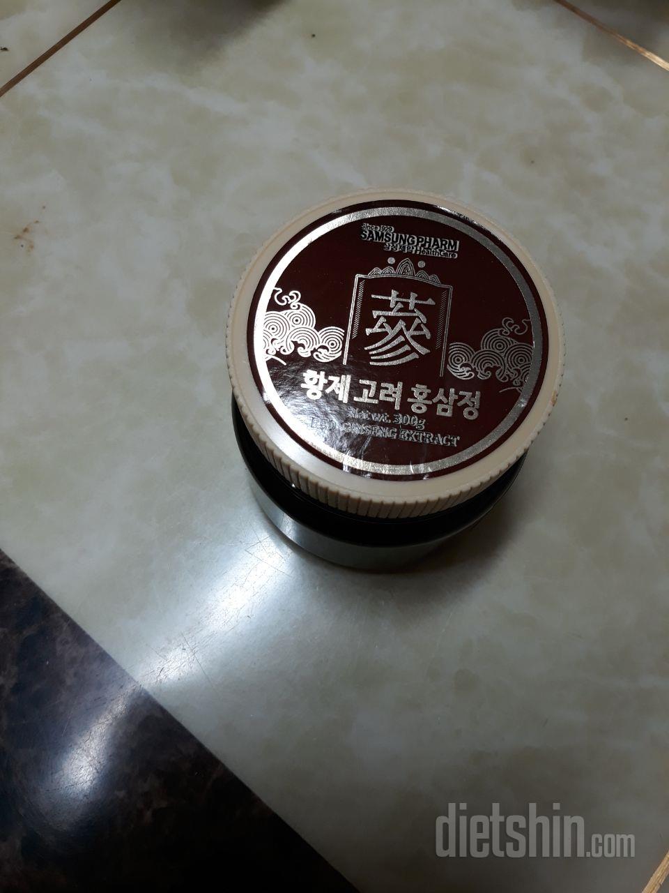 따뜻한물에  살살 수저로 저어서
먹으