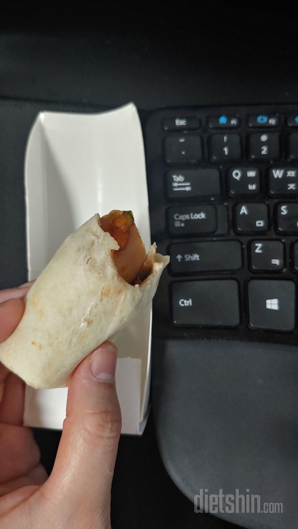 브리또 후기입니다.전자레인지에 데울때