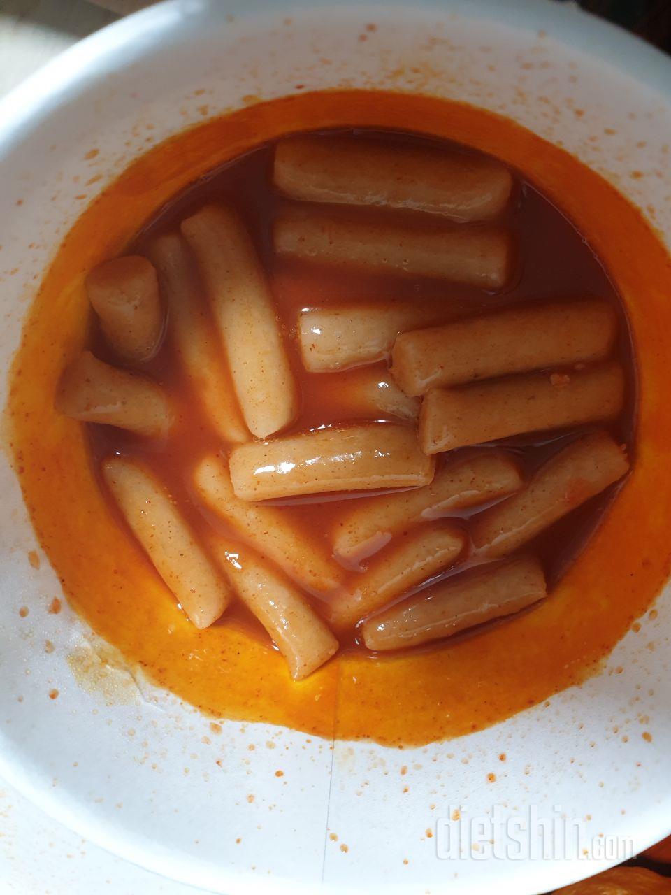 전자레인지에서 바로 꺼내서 먹는 것