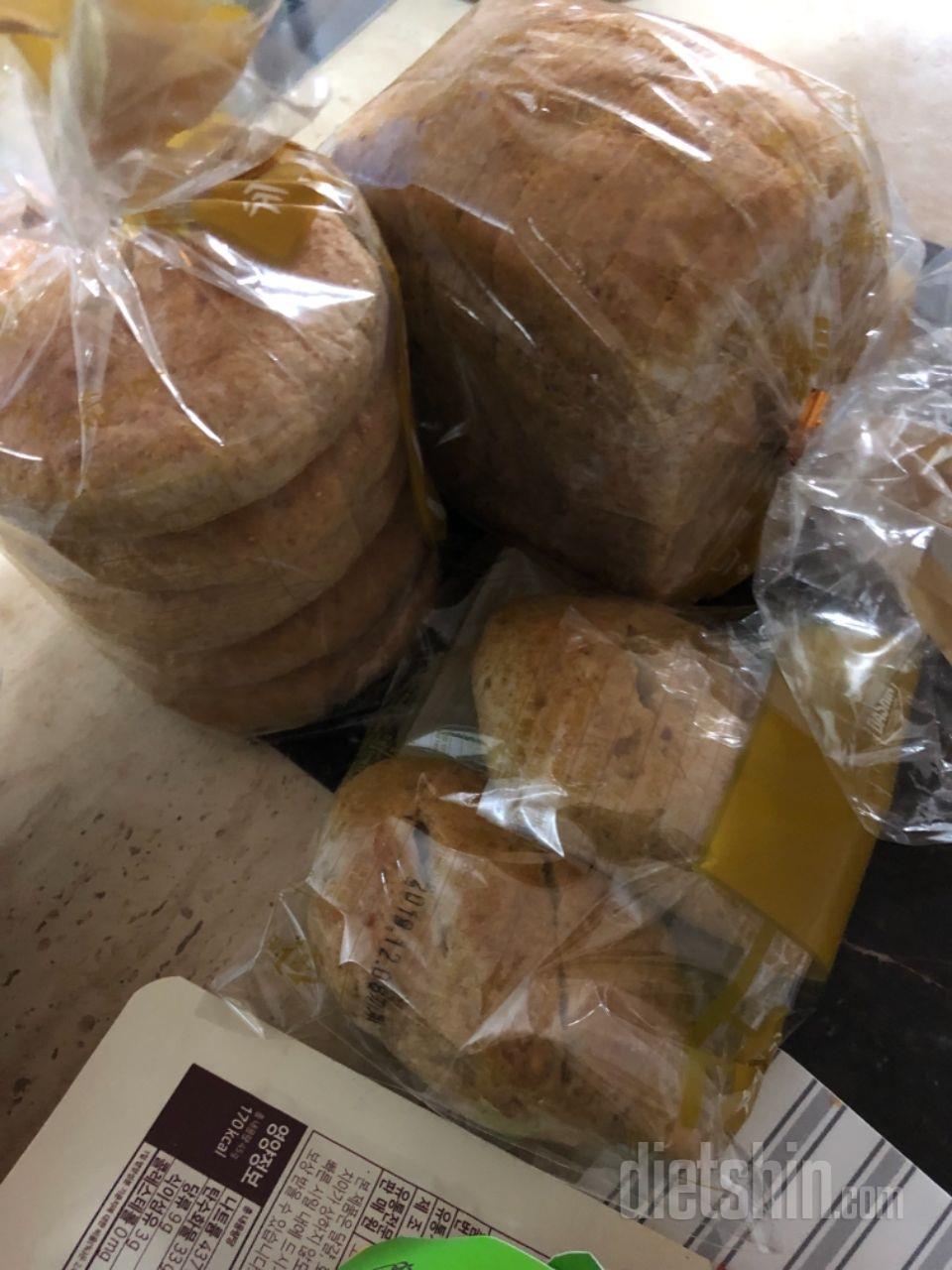 다 맛있는뎅 밀가루가 약간 첨가된거같