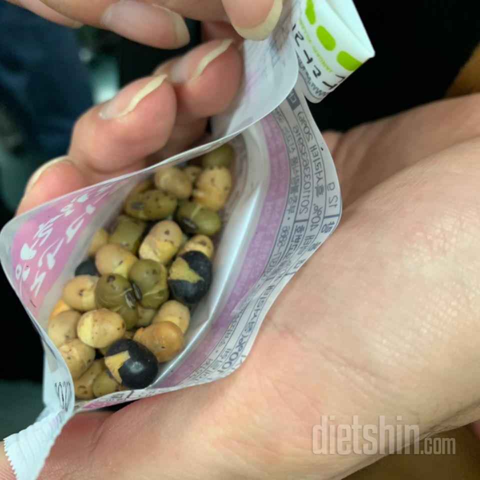 하루 한봉지씩 챙겨먹기 너무 편해서