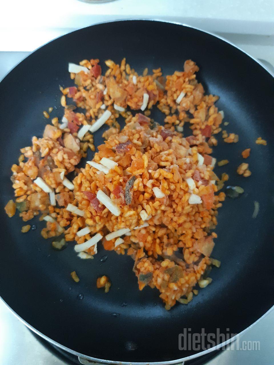 떡볶이 비빔 맛있어요! 어묵이랑 치즈