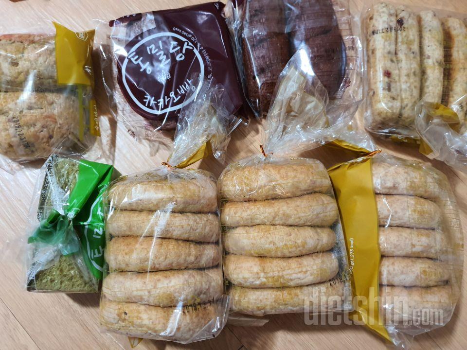 아침대용으로주문했어요
배송비안낼려고한
