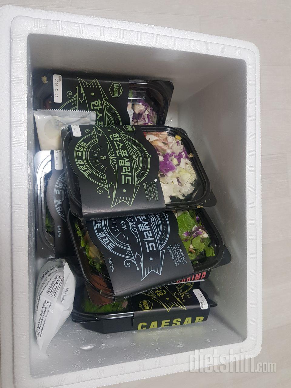 처음봤을 때는 양이 적어보였는데 접시