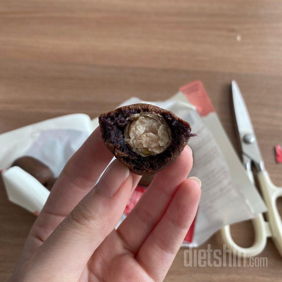 맛있네요 씹을수록 고소하구 닭가슴살에