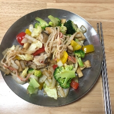 간단하지만 맛있는 크래미 야채볶음!