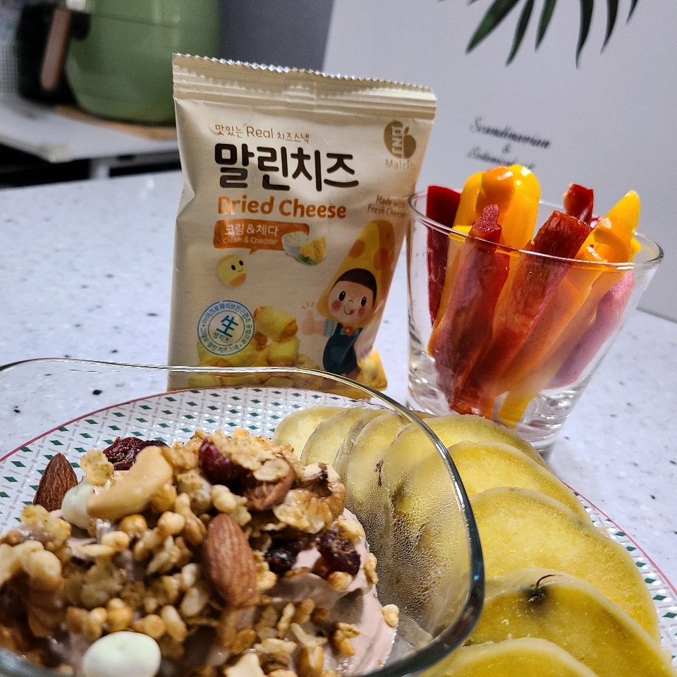 03월 02일( 점심식사 523kcal)