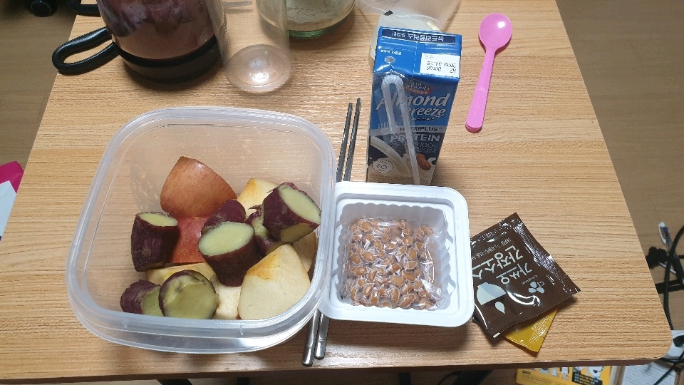 03월 03일( 아침식사 349kcal)