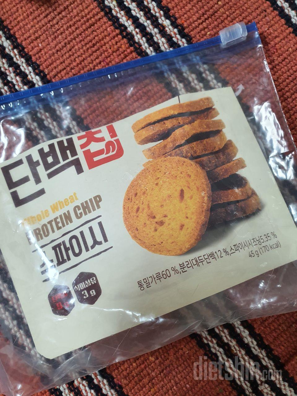 식감이 조금 딱딱하다고 느껴지지만 그