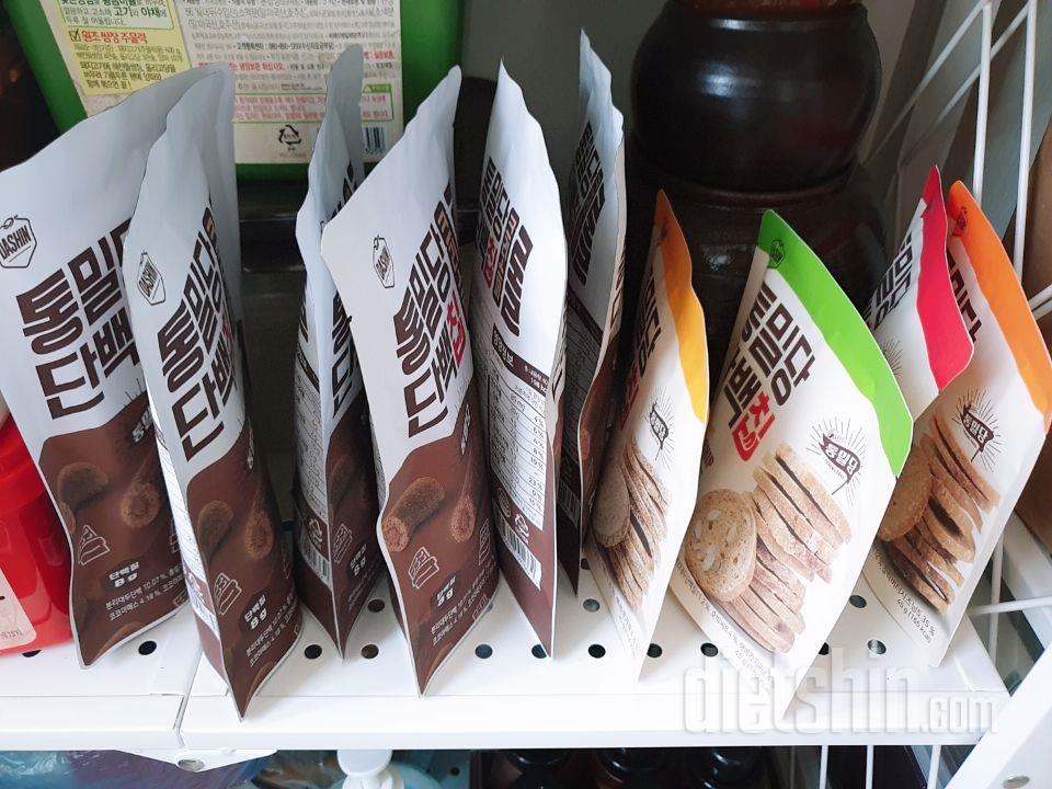 과자를 너무 좋아해서 주문해봤어요~
