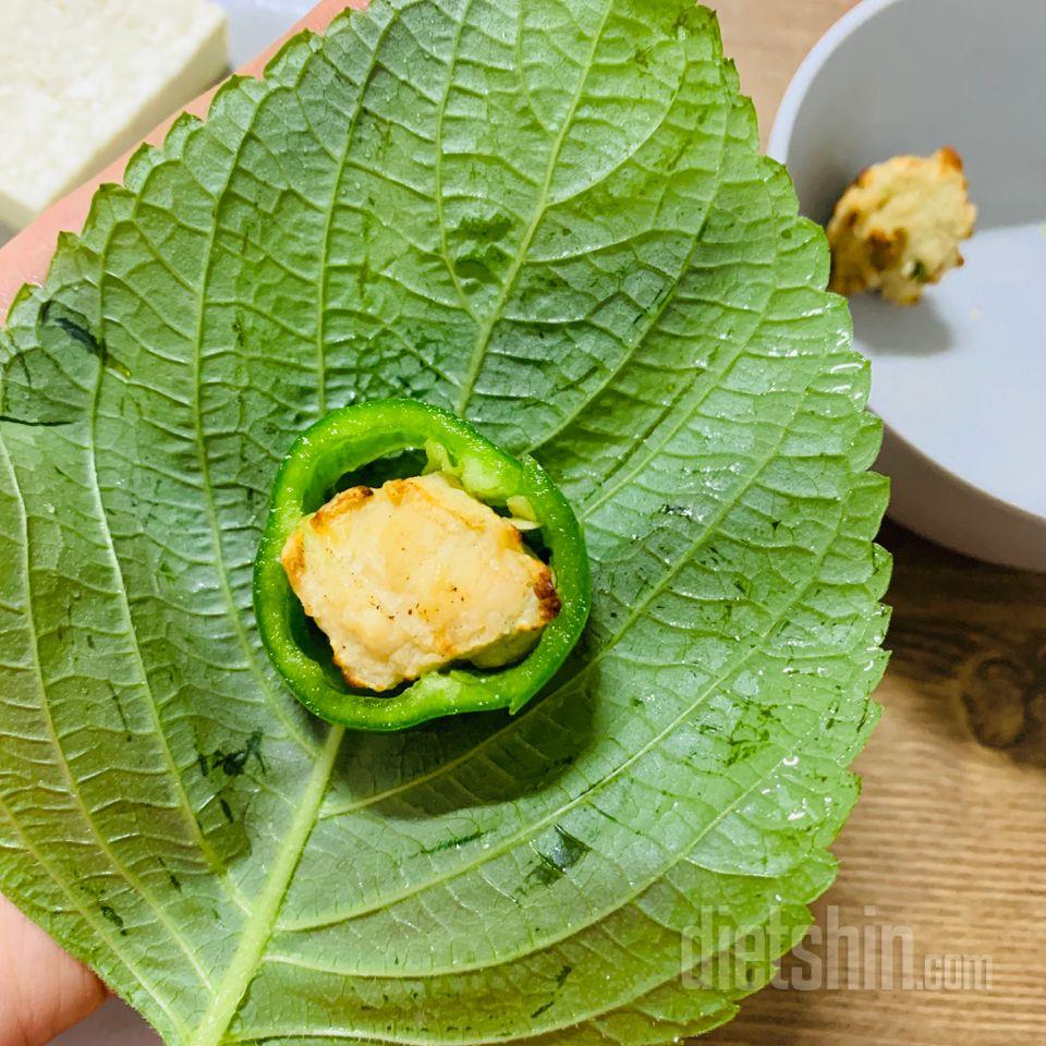 간편하게 먹기 좋아요! 샐러드에 얹어