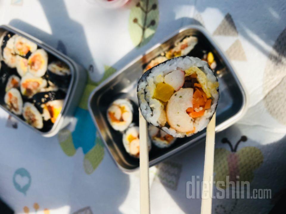 닭가슴살 소세지로 김밥 해먹었는데 맛