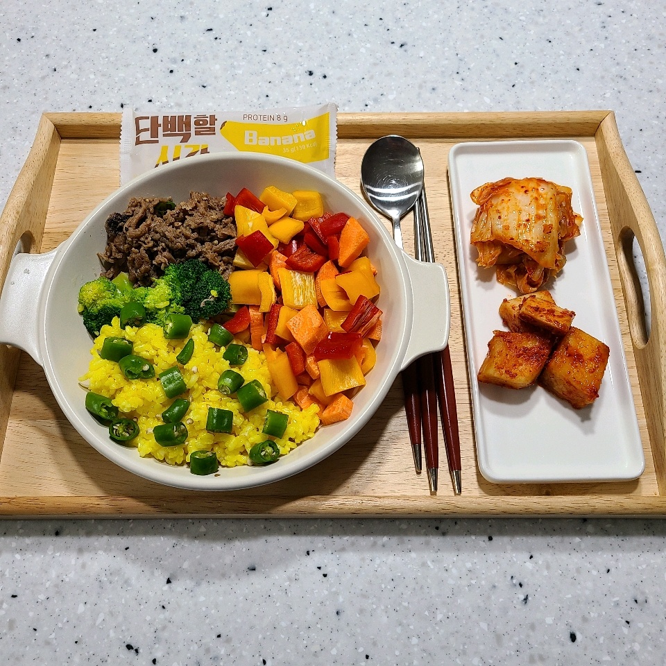 04월 29일( 점심식사 651kcal)