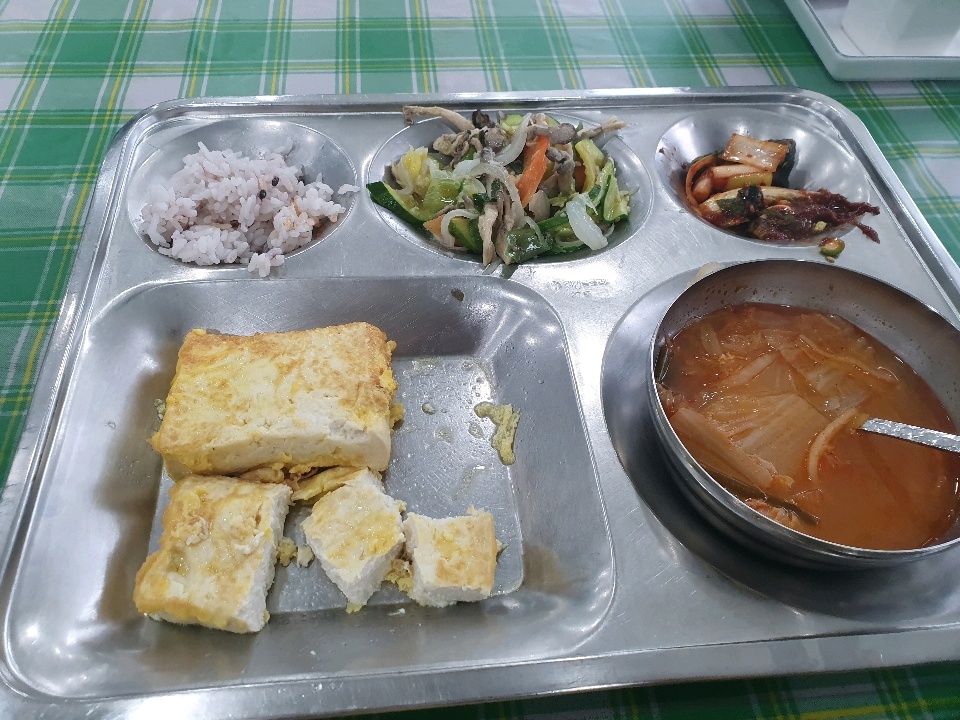 05월 04일( 점심식사 351kcal)