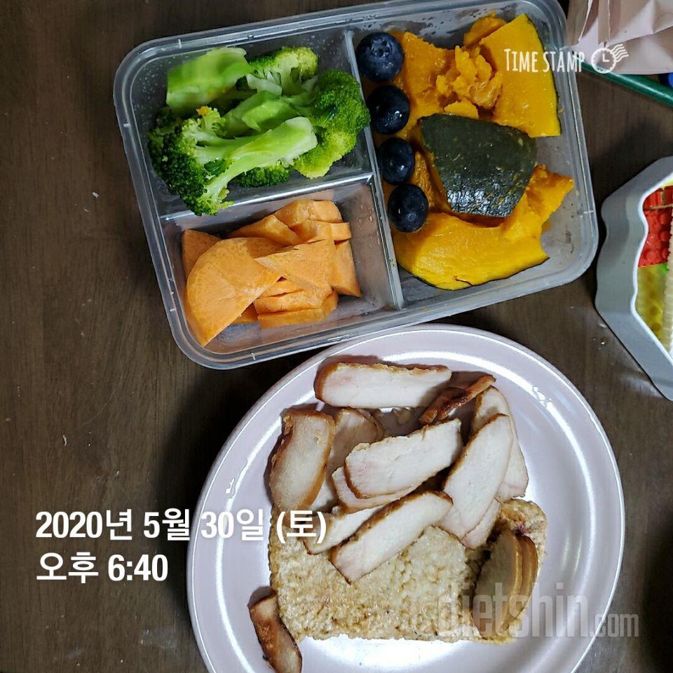 누릉지가 있어서 맛있게 먹었어요.