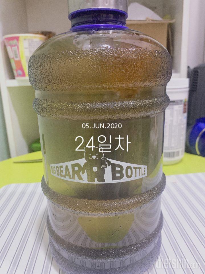 30일 하루 2L 물마시기 24일차 성공!