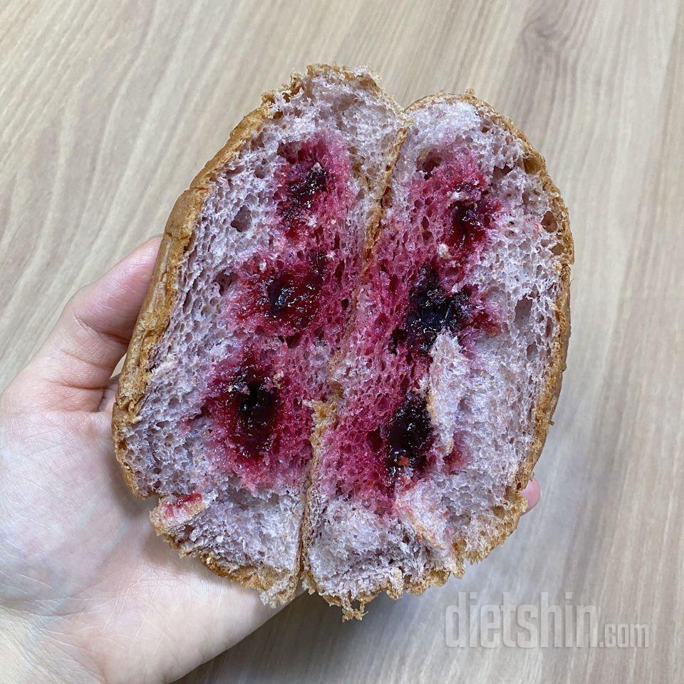 미주라 크로와상 세번째 후기 🥪 베리맛 크로와상으로 샌드위치를 만들어 먹어봤습니다.