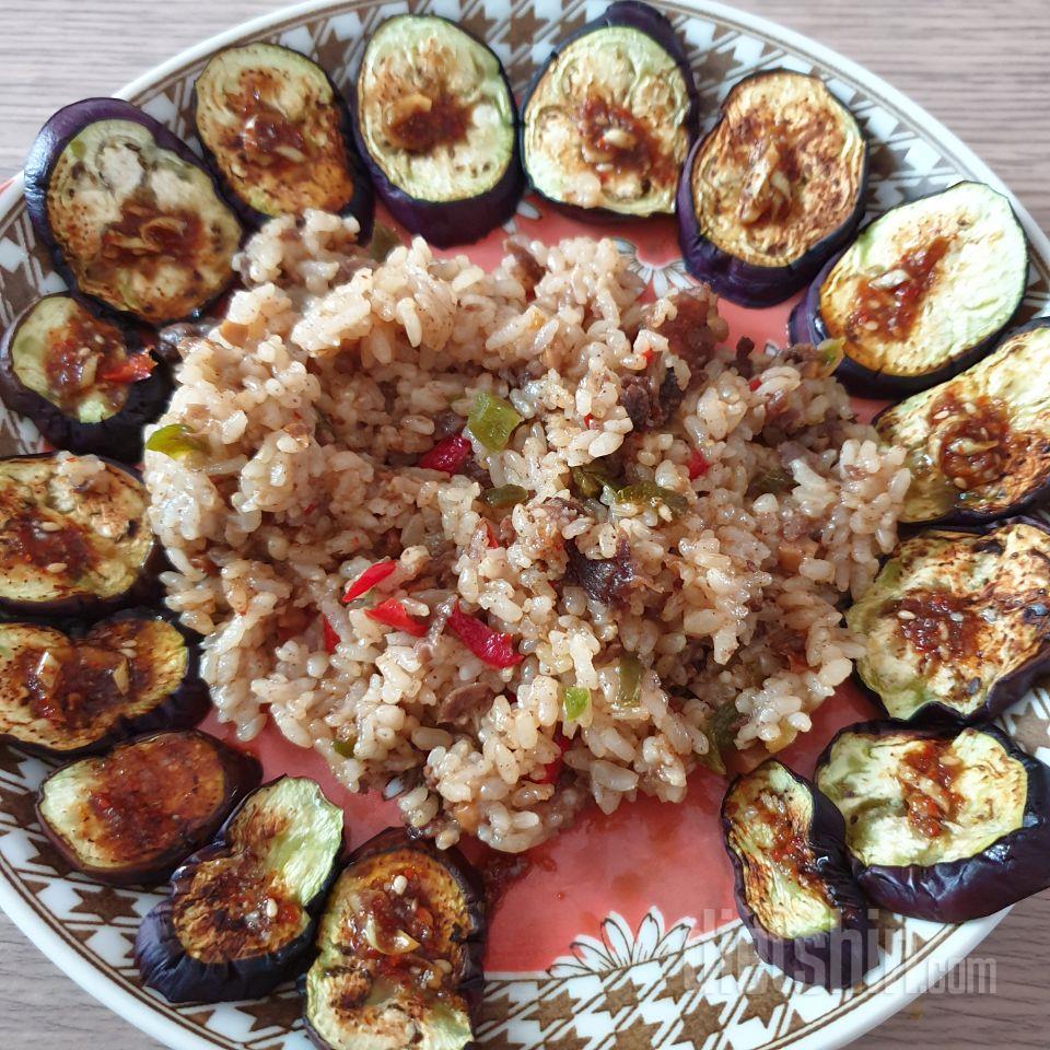 골고루~ 아주 맛나요~
꼭꼭 씹어먹느