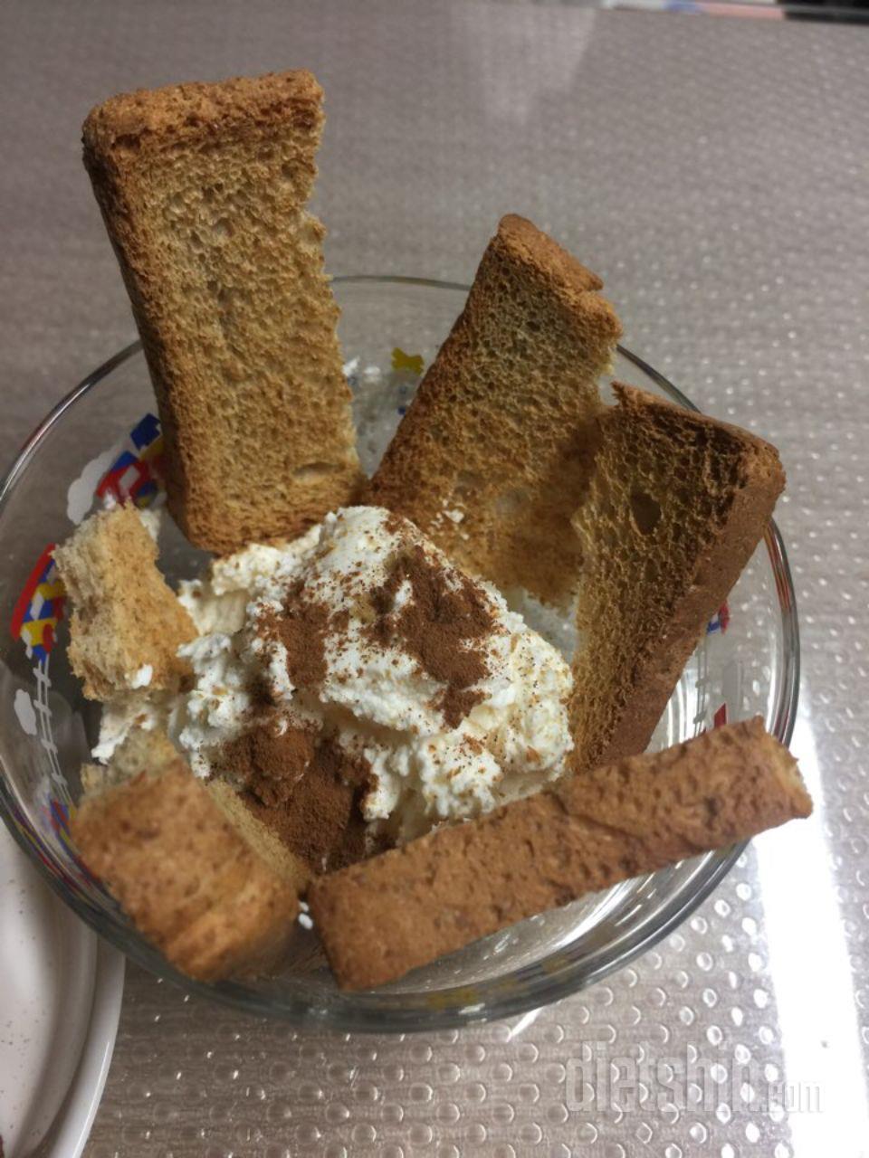 우유에 시리얼처럼 미주라토스트 말아먹