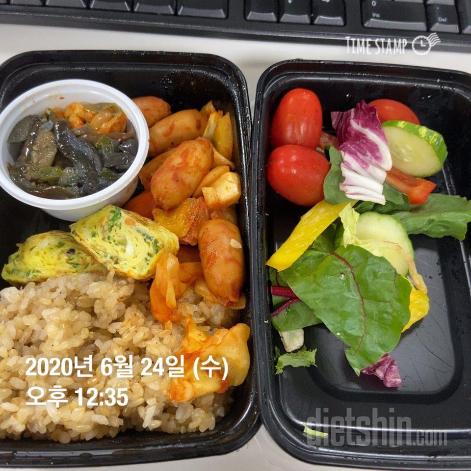 토마토 퓨레랑 간장 한티스푼 물 조금