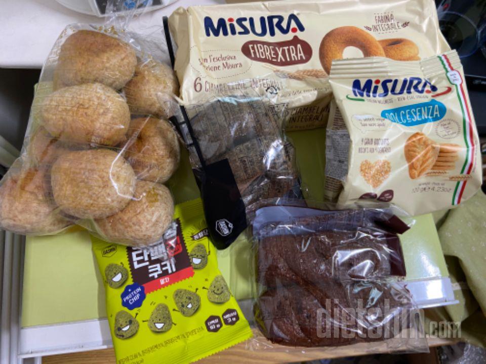 너무 맛있어 보여요 ㅠㅠ 아직 못 먹