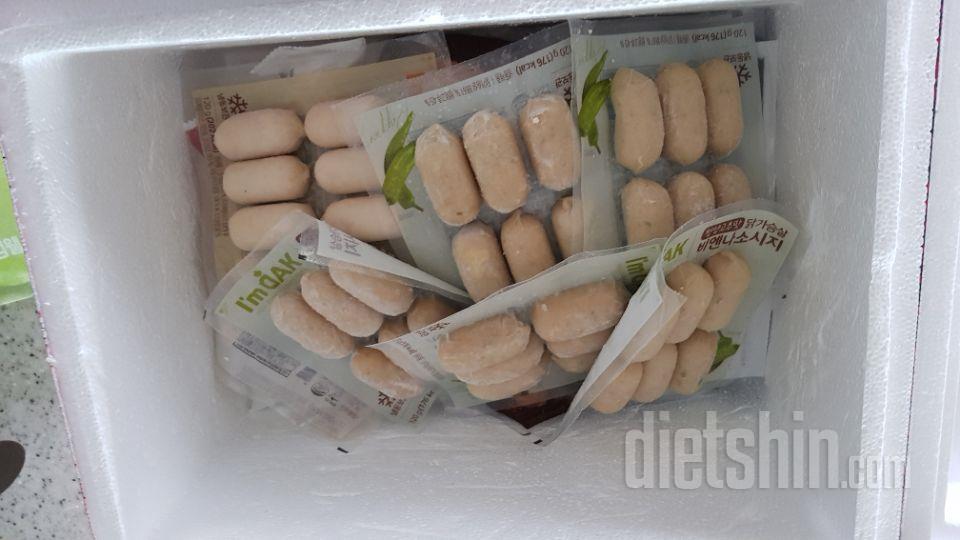 배송 엄청 빨리 왔어요! 얼음팩도 녹