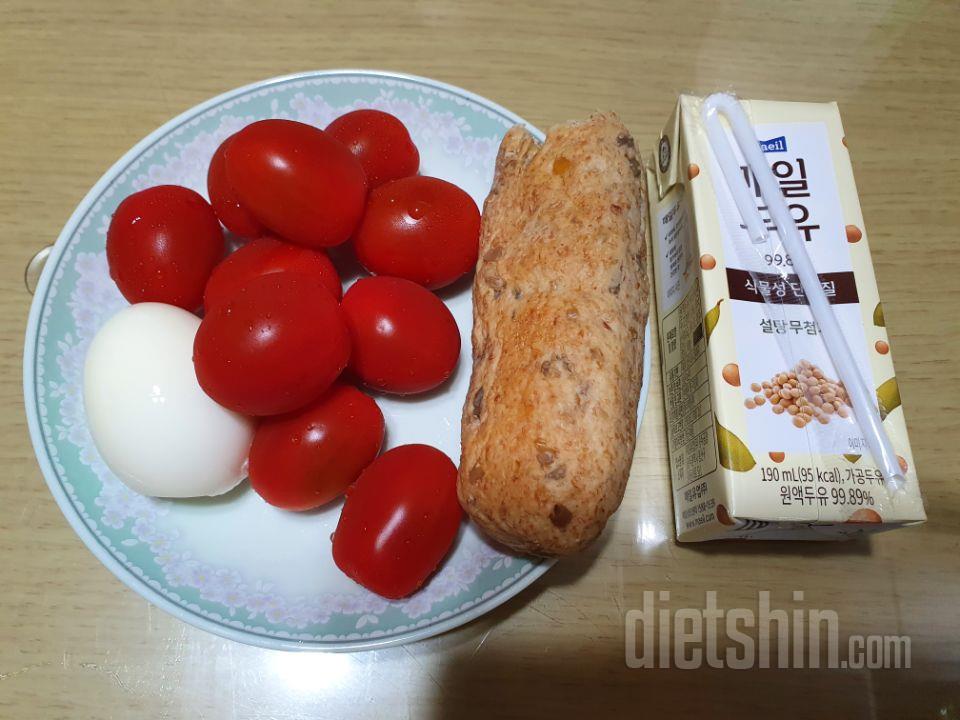 맛있어요. 속도 편하구요.
다이어트