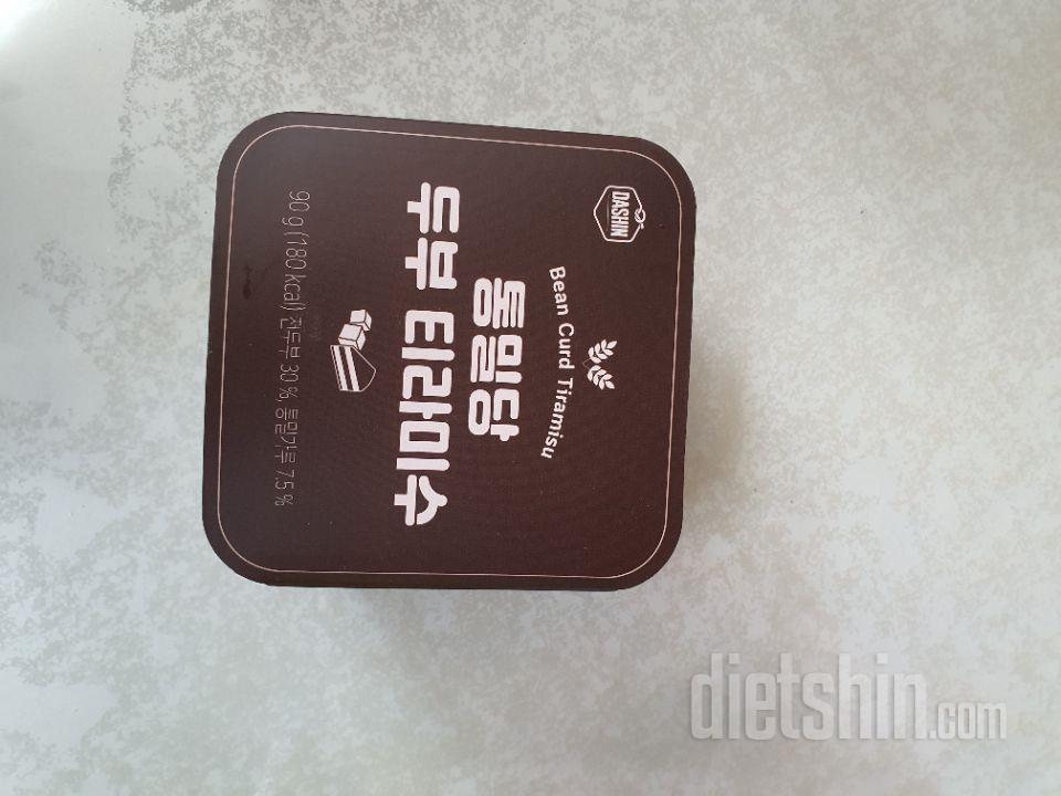 생각보다는 맛있네요 
두부맛이 강하지