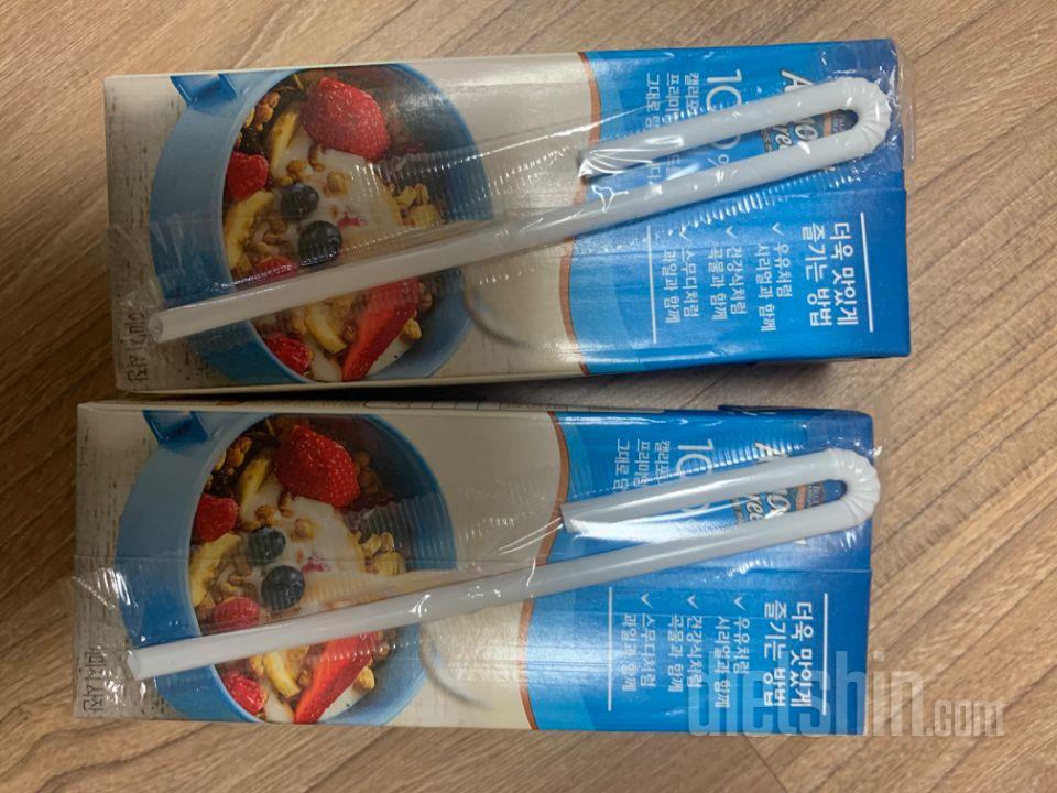 쉐이크에 타서 먹으니 칼로리도 낮고