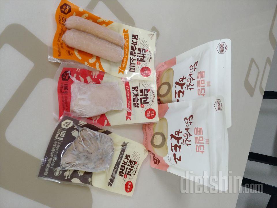 닭가슴살이랑 핫도그,소시지 구매했어요
