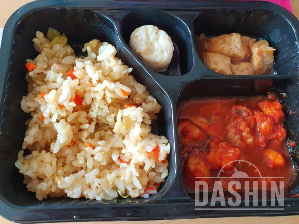 쭈꾸미랑 불고기 도시락이 전 맛있네요