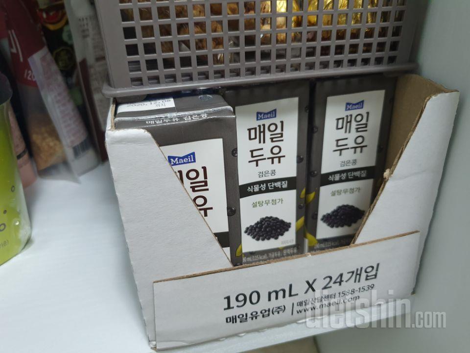 생각보다 검은콩맛이 약한데 
기본만