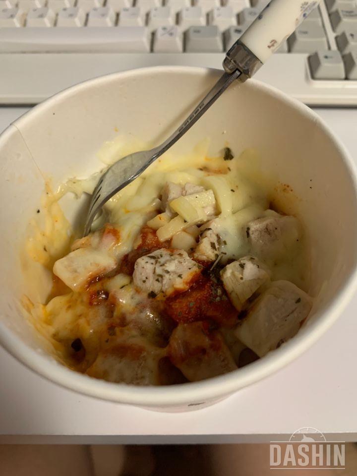 컵피자 너무 맛잇어요 자주먹진 않는게