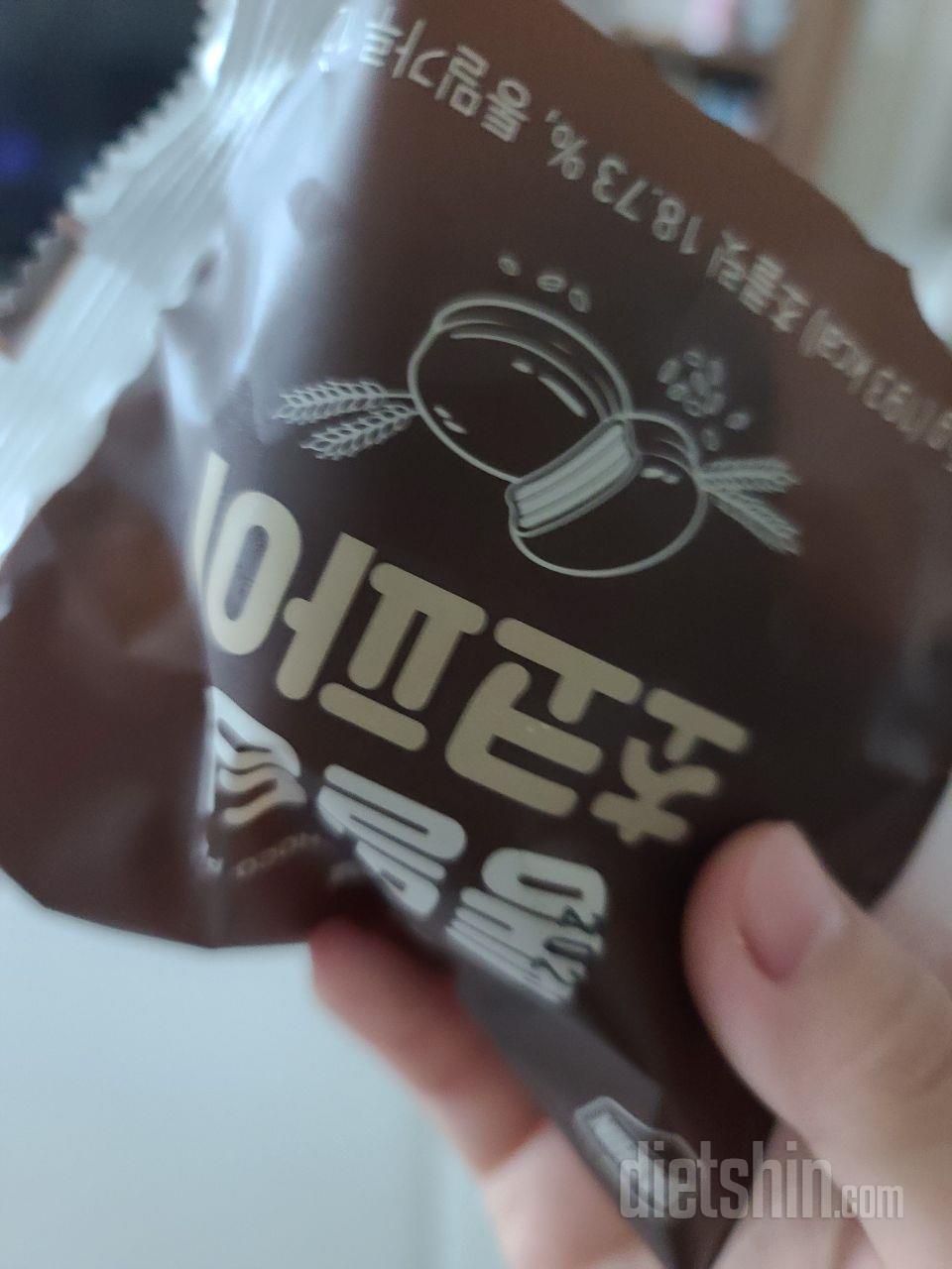 몽쉘같아요 초콜렛이 맛있어요
수유중이