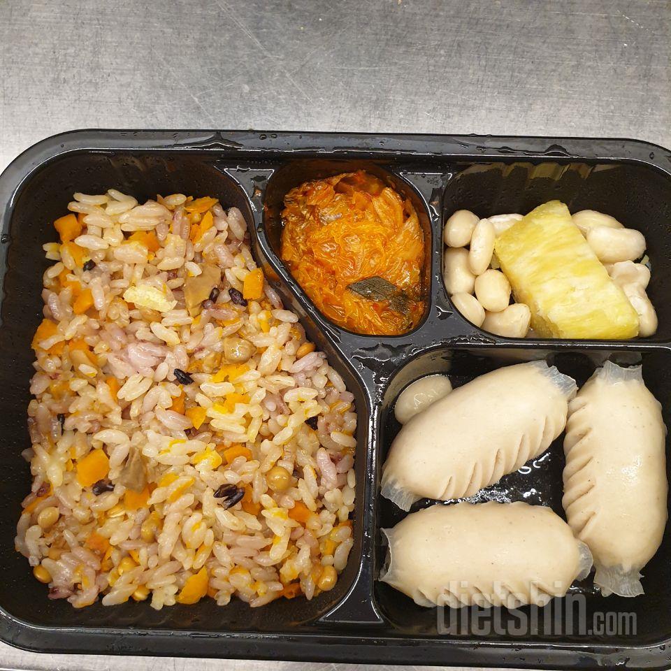 맛있네요. 먹을만해요. 아직 10개중